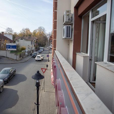 Casa Alex Hotel Targu Jiu Exterior photo