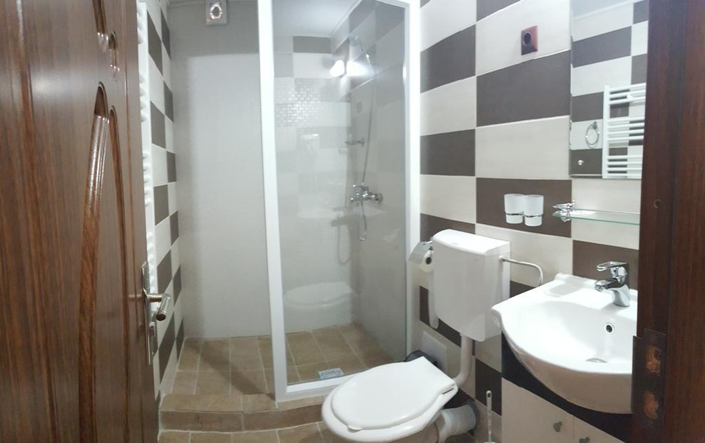 Casa Alex Hotel Targu Jiu Room photo