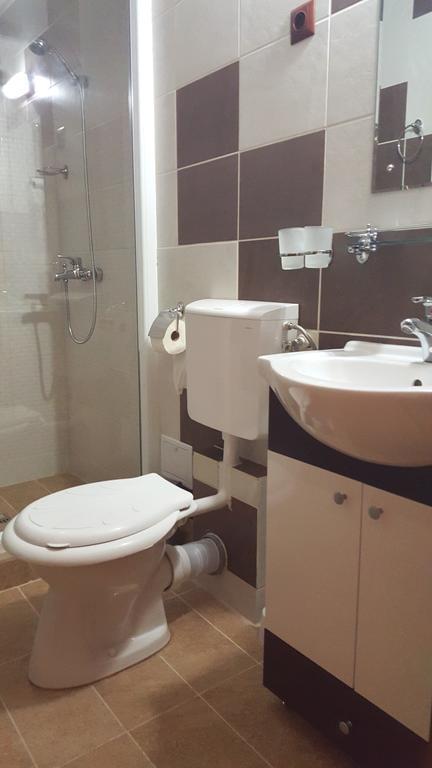 Casa Alex Hotel Targu Jiu Room photo