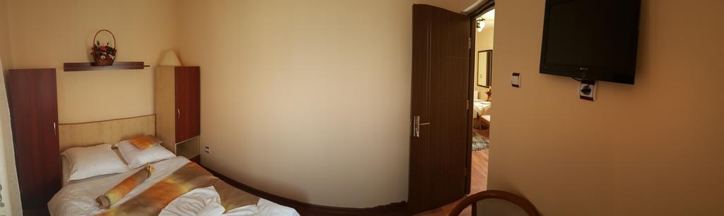 Casa Alex Hotel Targu Jiu Room photo