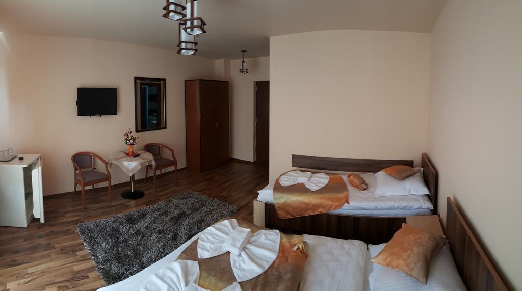 Casa Alex Hotel Targu Jiu Room photo