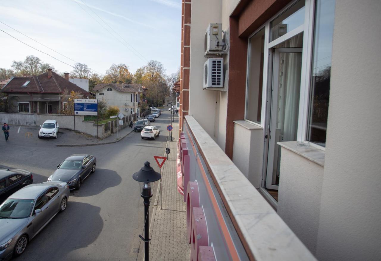Casa Alex Hotel Targu Jiu Exterior photo